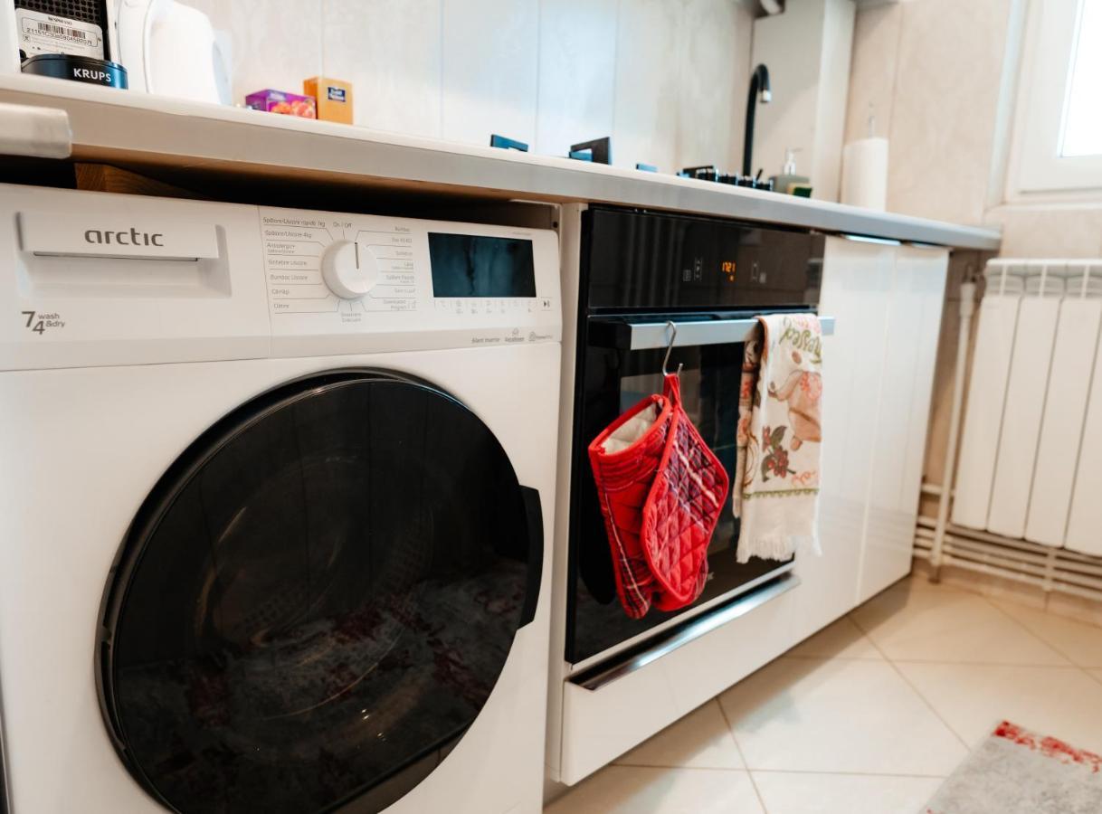 Carla'S Apart Palas-Hala Centrala 1 Bedroom, Airport Shuttle Iasi Ngoại thất bức ảnh