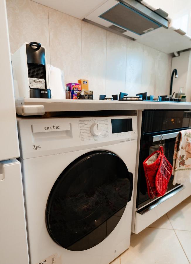 Carla'S Apart Palas-Hala Centrala 1 Bedroom, Airport Shuttle Iasi Ngoại thất bức ảnh